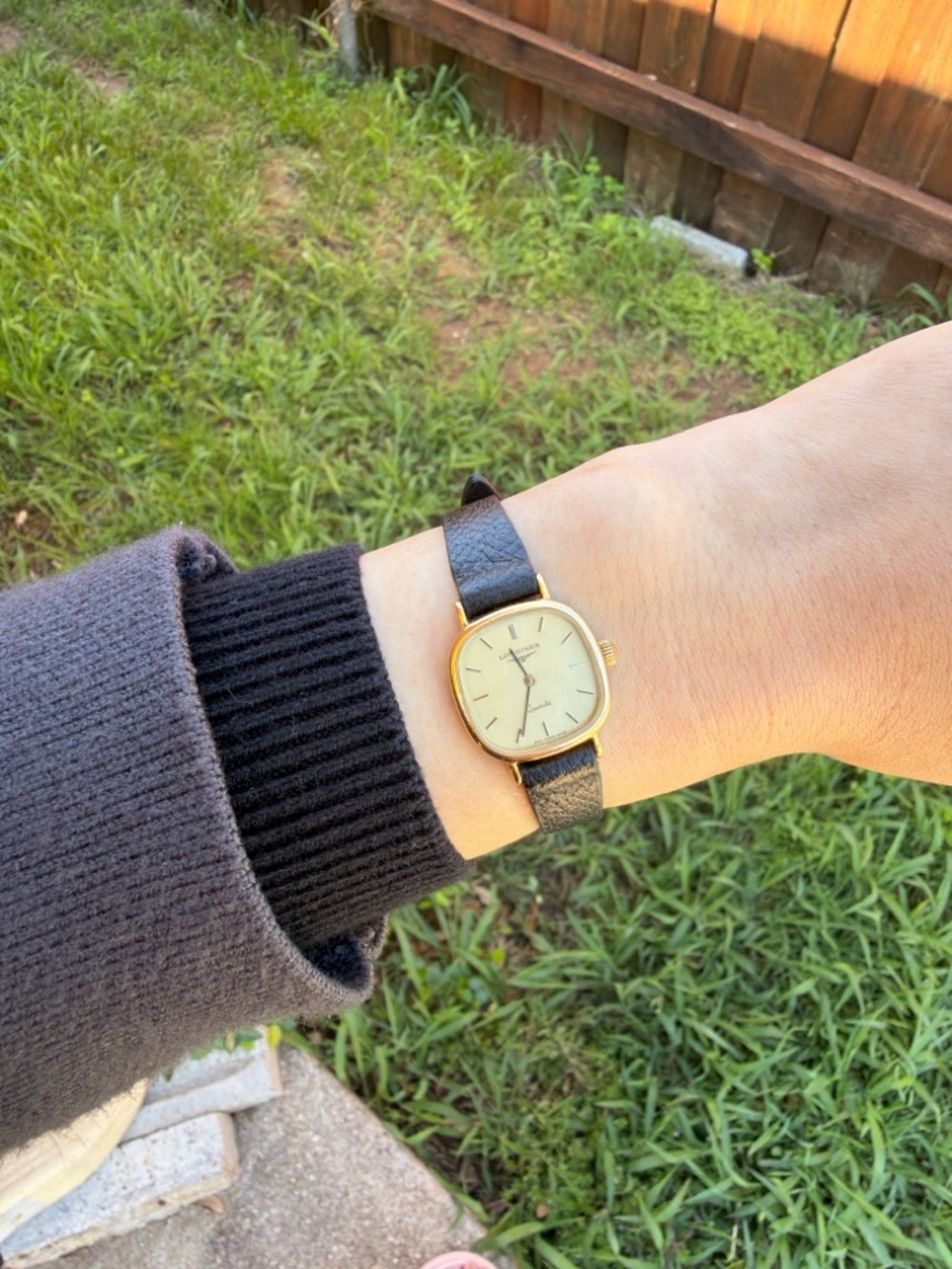 Longines Gold Square Dial with Black Leather Band - Picture 4 of 4